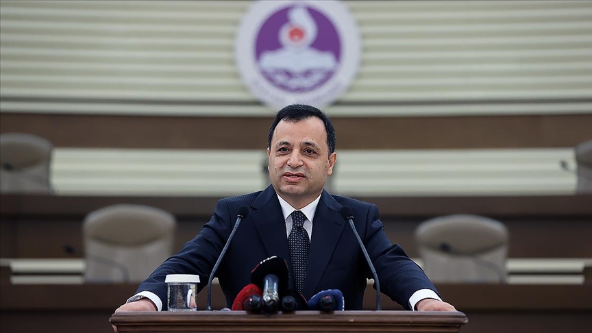 AYM Başkanı Arslan: 'Silahların eşitliği' ilkesi sanığın aleyhine bir hukuki durumun oluşturulmasına izin vermez