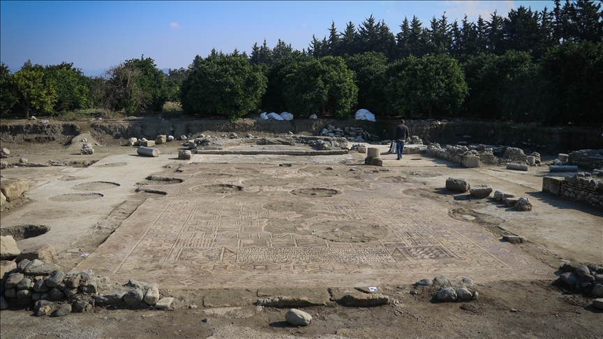 Mosaic with slave thanking God for his freedom unearthed in southern Turkiye