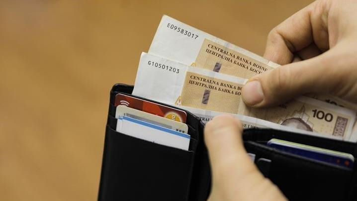 BiH: Prosječna plata u FBiH 999, a potrošačka korpa 2.265 KM