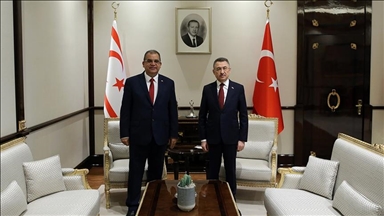 أنقرة.. نائب أردوغان يستقبل رئيس وزراء قبرص التركية