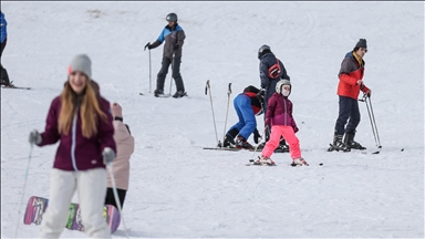 Uludağ'da kayak sezonu yarıyıl tatiliyle hareketlenecek