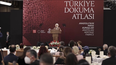 أنقرة.. أمينة أردوغان تستعرض المنسوجات التركية مع سفراء أجانب