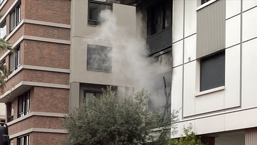 Kadıköyde bir dairede çıkan yangında 1 kişi öldü