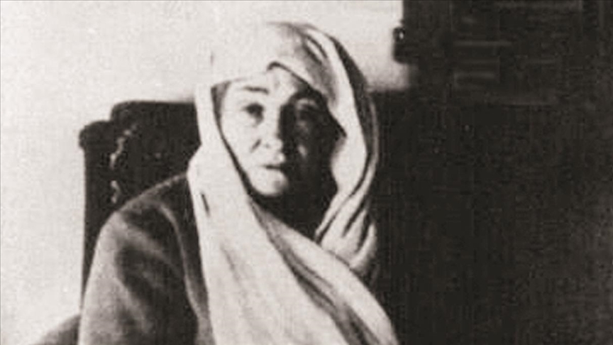 Atatürk'ün annesi Zübeyde Hanım ölümünün 99. yılında anılıyor
