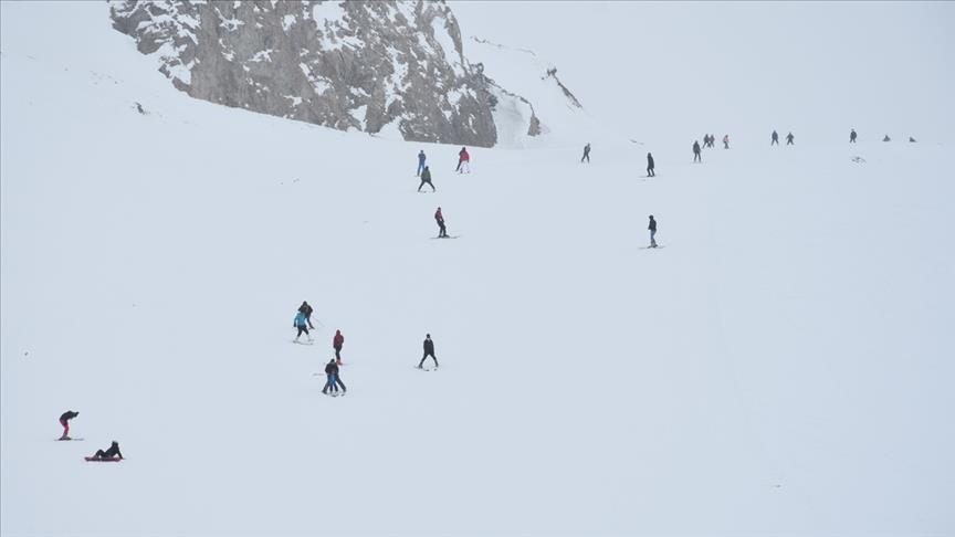 Высота снежного покрова в горнолыжных центрах Турции достигла 124 см