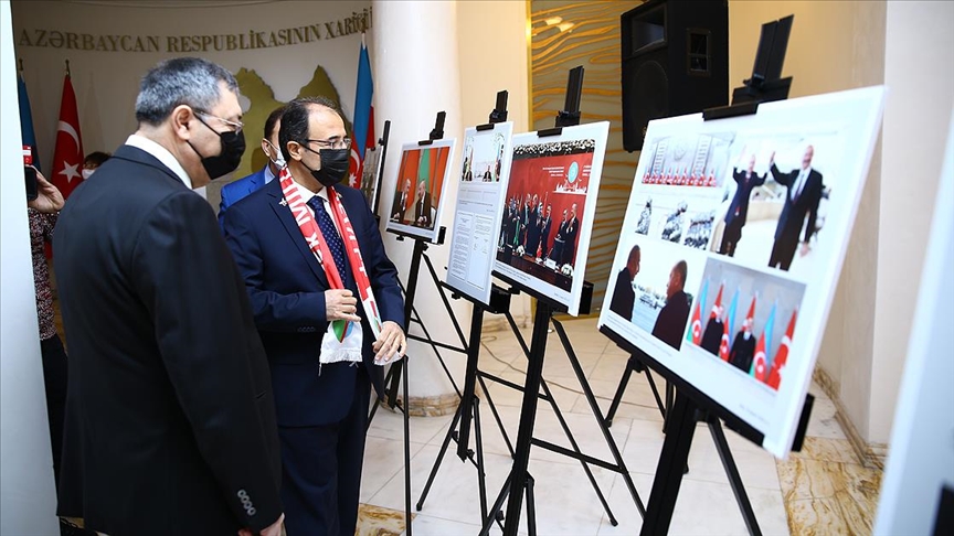 Bakü'de Türkiye-Azerbaycan diplomatik ilişkilerinin 30. yılı dolayısıyla sergi açıldı