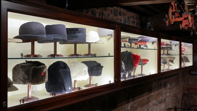 В музее Рахми М. Коча в Стамбуле экспонируются редкие образцы головных уборов