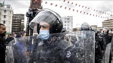 В Тунисе полиция разогнала акцию протеста с осуждением курса президента