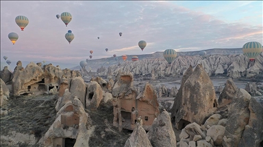 Kapadokya'da balon turlarına rüzgar molası