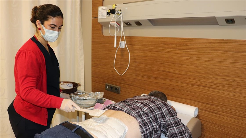 Adana Şehir Hastanesinde uygulanan tıbbi çamur tedavisi ağrısız yaşam sunuyor