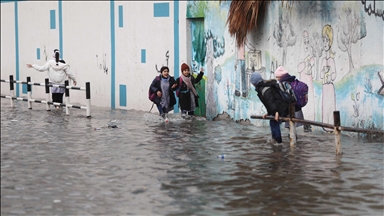 غزة.. تعليق الدراسة الأحد لسوء الأحوال الجوية