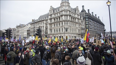 İngiltere'de polise daha fazla yetki veren yasa tasarısı protesto edildi