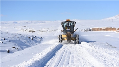 Erzurum, Iğdır ve Erzincan'da 241 yerleşim yerinin yolu kardan kapandı