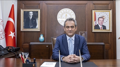 Bakan Özer'den tüm öğretmenlere başarı belgesi
