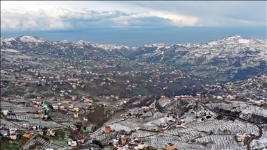 Trabzon'da hava yolu ulaşımına kar engeli