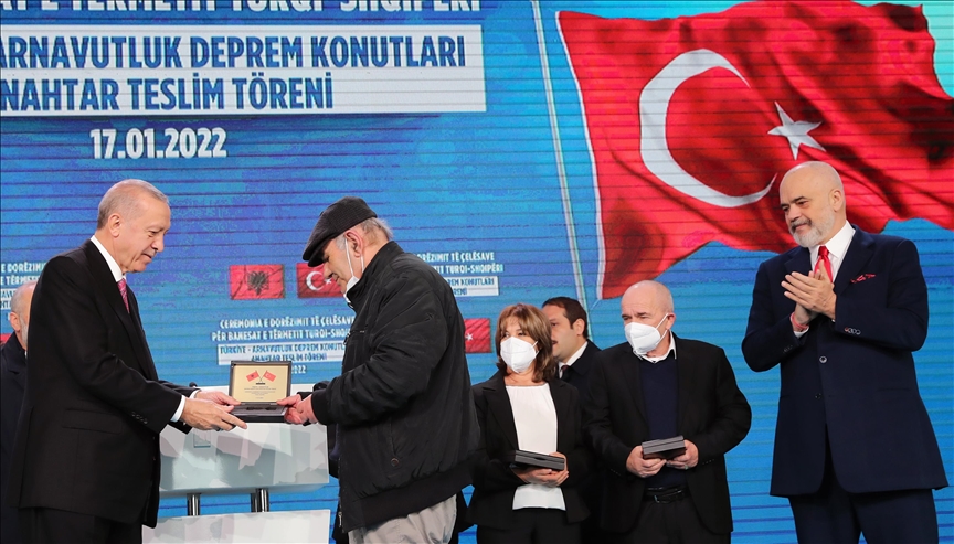 حضور اردوغان در مراسم تحویل مسکن زلزله‌زدگان در آلبانی