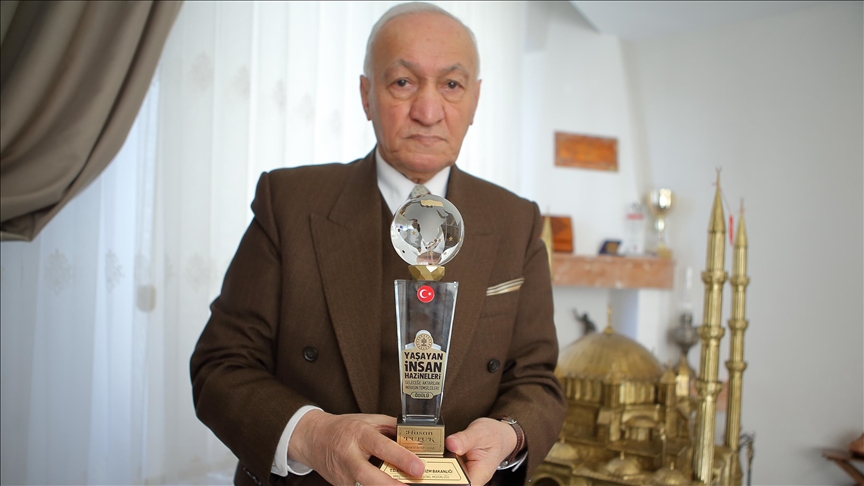 Cumhurbaşkanı Erdoğandan ödül alan Hasan Tuluk metal el işçiliğini yaşatmak istiyor