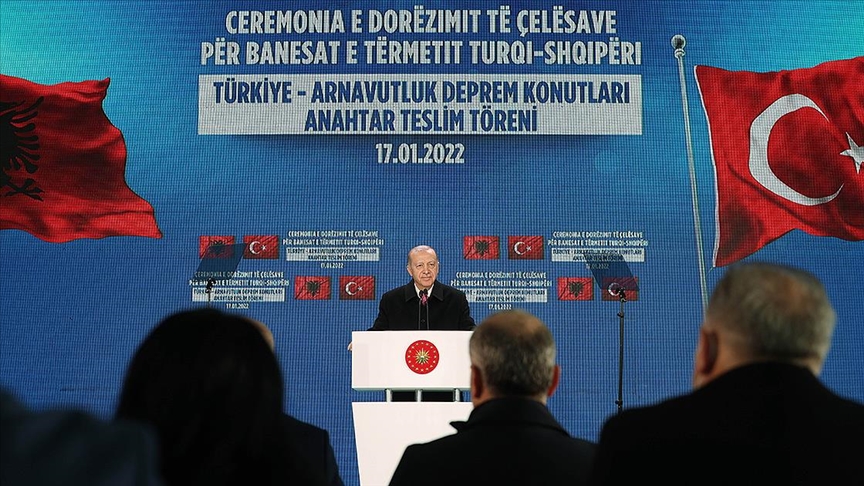 Cumhurbaşkanı Erdoğan: Deprem konutlarının açılışıyla Türkiye-Arnavutluk dostluğunu taçlandırıyoruz