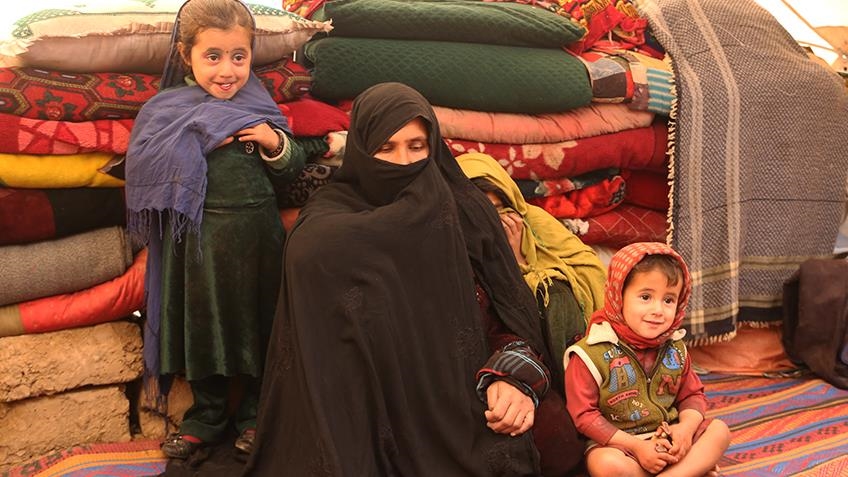 Expertos de la ONU advierten que los talibanes tratan de borrar a las mujeres de la vida pública en Afganistán