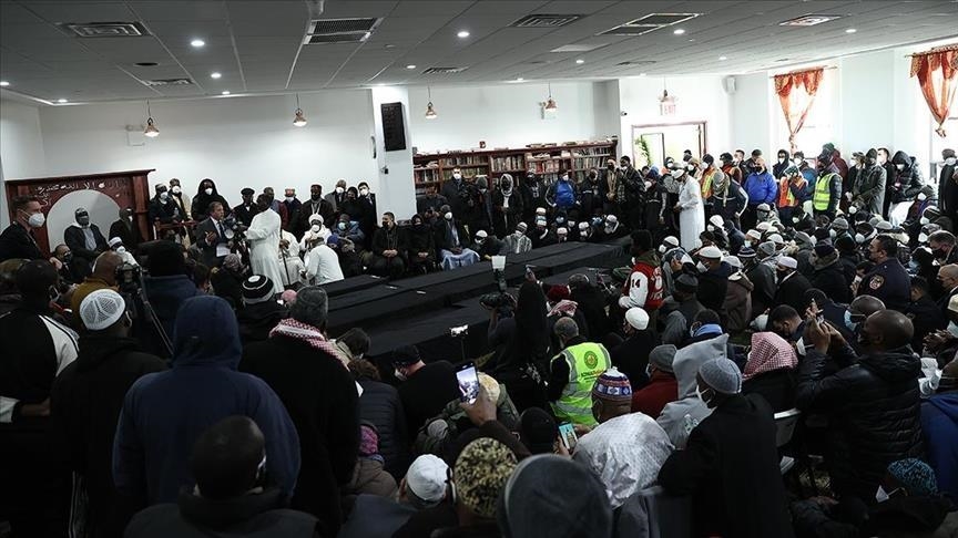 Funérailles de masse pour 15 musulmans tués dans l’incendie de New York