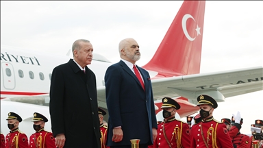 Президент Турции прибыл в Албанию
