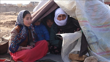Afganlar, yazlık çadırlarda kışı atlatmaya çalışıyor