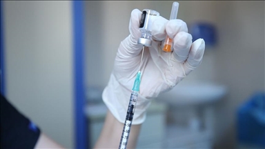 Franca miraton projektligjin për kartën e vaksinës kundër COVID-19