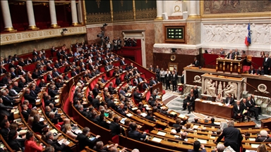 البرلمان الفرنسي يصادق على تحويل الشهادة الصحية إلى "تطعيم"