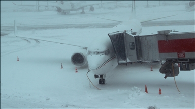 Winter storms cause thousands of US flight cancellations