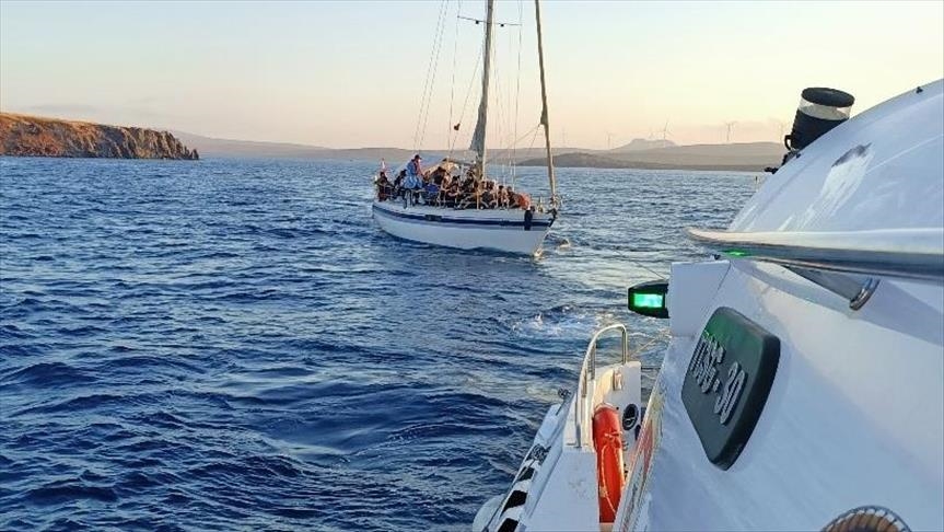 گارد ساحلی ترکیه 17 پناهجو را از خطر مرگ نجات داد