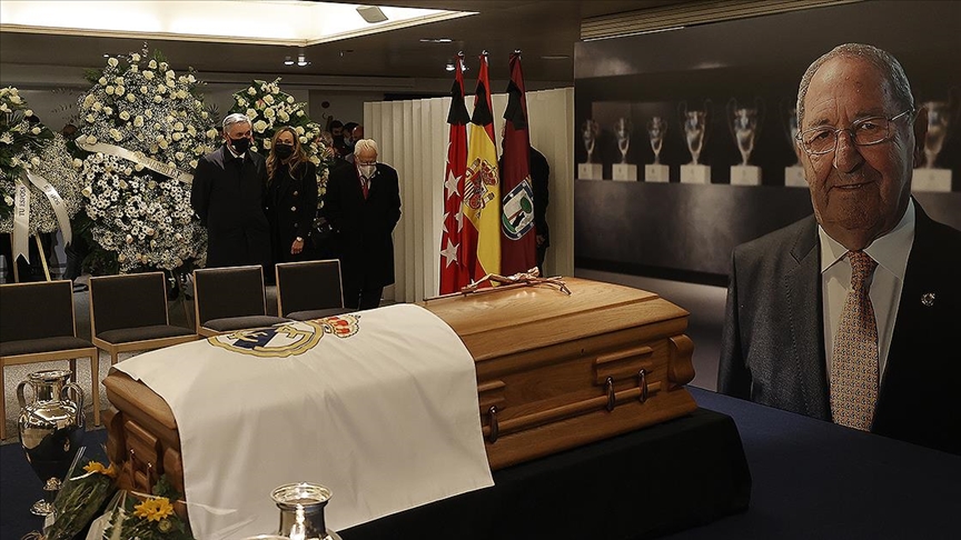 Real Madrid'in efsane futbolcusu Gento için Santiago Bernabeu Stadı'nda tören düzenlendi