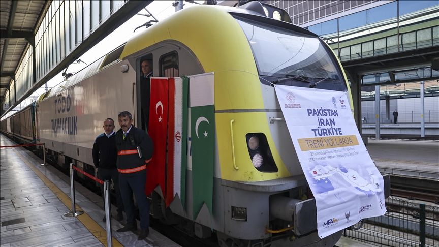 İslamabad-Tahran-İstanbul yük treninin ikincisi Türkiyeye ulaştı