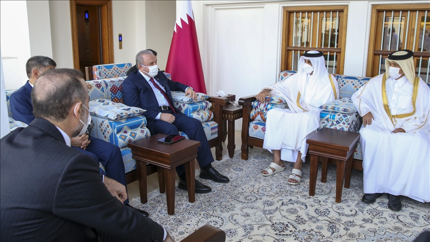 Kryeparlamentari i Turqisë, Şentop takohet me emirin e Katarit Al Thani në Doha