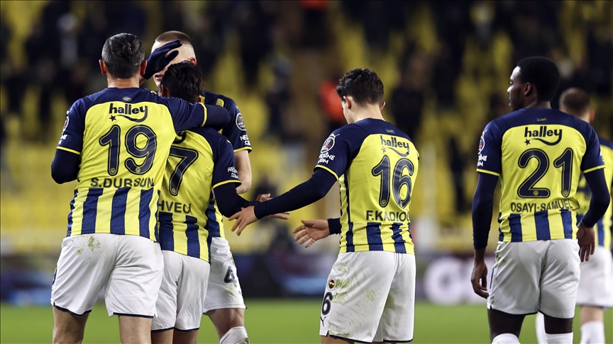 Fenerbahçe geriden gelerek kazandı