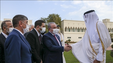 Le président du Parlement turc, Sentop, s’entretient avec l'émir du Qatar, Al Thani