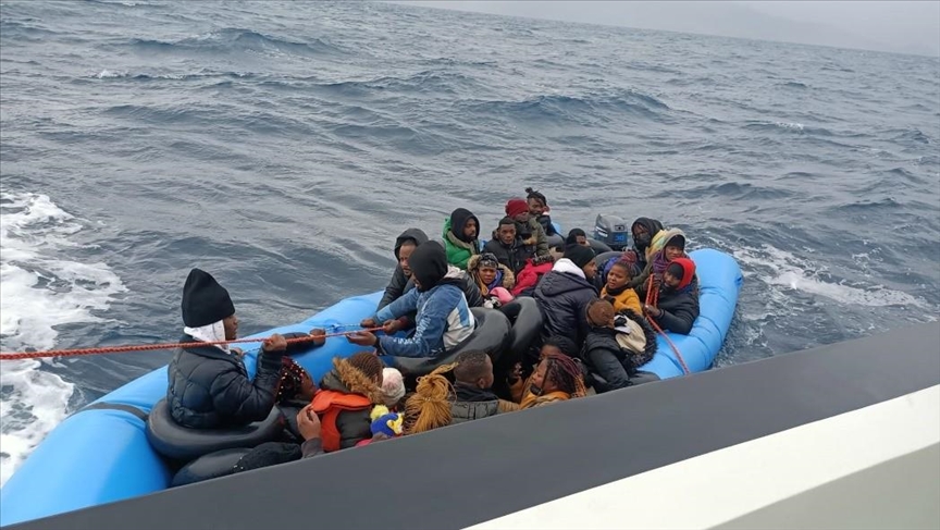 تركيا.. إنقاذ 43 مهاجرًا قبالة موغلا وإزمير
