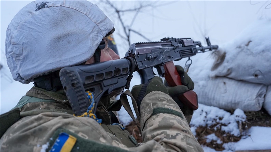 Ukraine: L'AA prend en images le front dans la région du Donbass