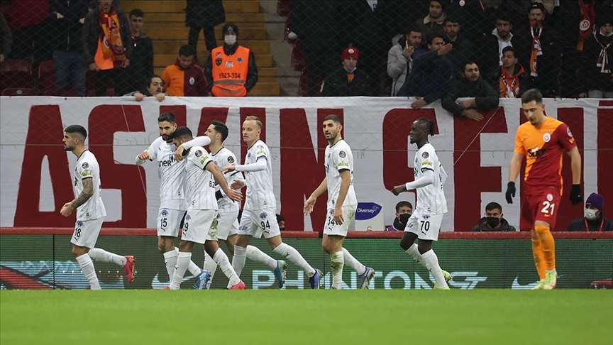 Kötü gidişi durduramayan Galatasaray, Kasımpaşaya yenildi