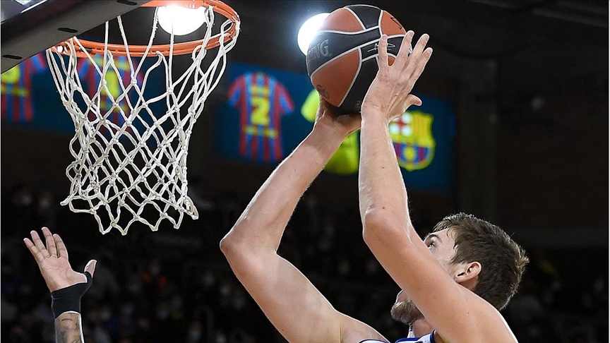 Anadolu Efes Panathinaikos'u konuk edecek