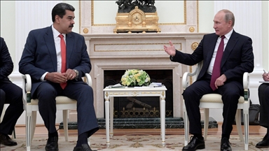Russian, Venezuelan presidents speak over phone