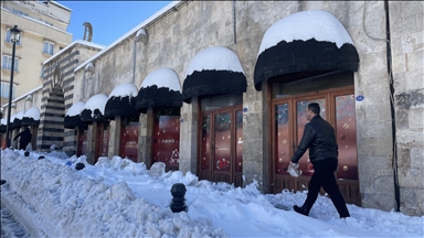 Gaziantep'te son 10 yılın en yüksek kar yağışı görüldü