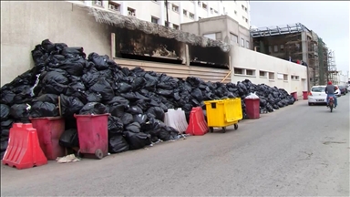 صفاقس التونسية تواجه تراكم النفايات وانقطاع الخدمات