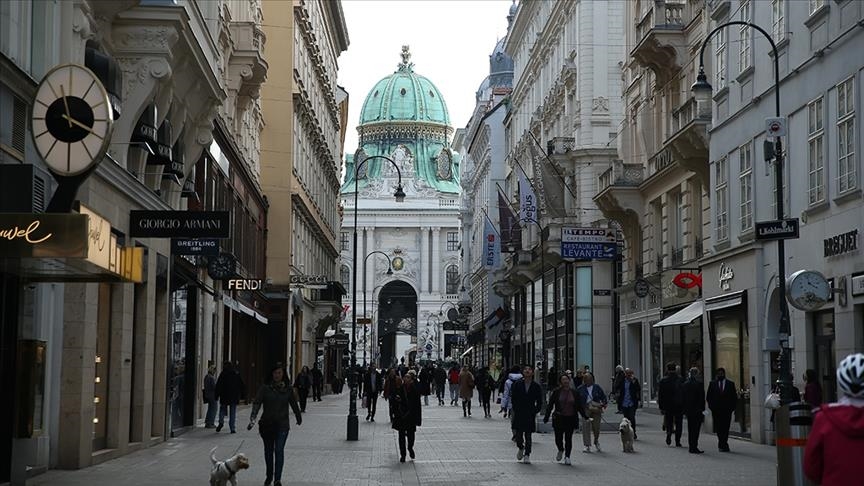 Austria becomes 1st EU country to make COVID-19 vaccine mandatory