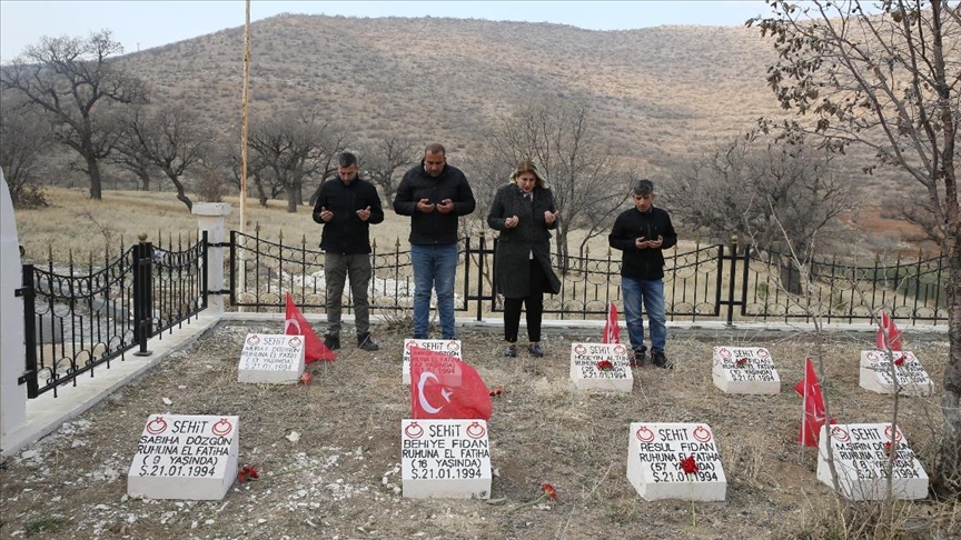 Mardin'de 28 yıl önce teröristlerce katledilen 11'i çocuk 21 kişinin acısı dinmedi