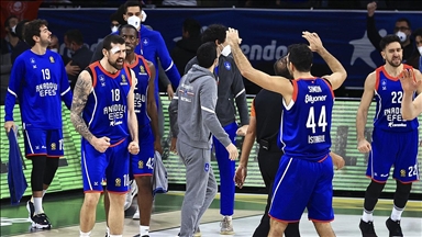 Anadolu Efes THY Avrupa Ligi'inde son saniye basketiyle kazandı 
