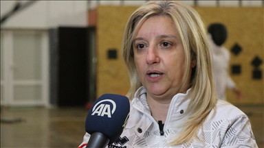Kuzey Makedonya'daki tek kadın eskrim antrenörü Kuzmanovska'nın zorluklarla mücadelesi