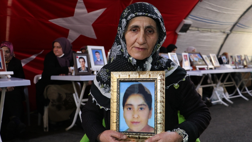 Diyarbakır annelerinden Esmer Koç: İnşallah bizim çocuklarımız da sağ salim gelecek