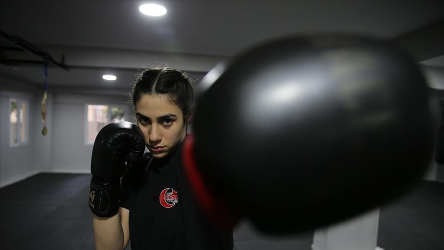 Zayıflamak için başladığı boksta Türkiye ikinciliğine ulaştı