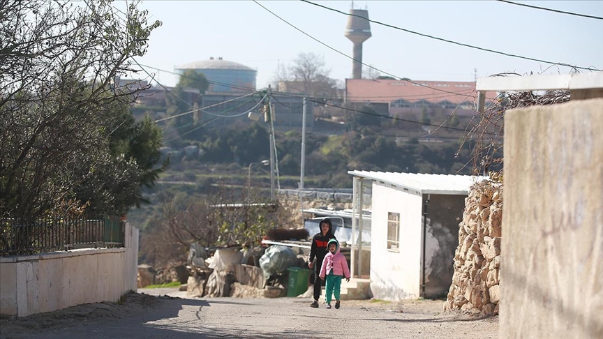 Batı Şeria'da Yahudi yerleşimcilerden Filistin köyüne ırkçı saldırı