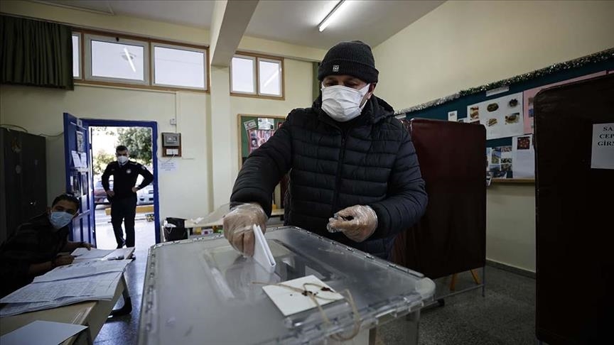 روند رای‌گیری انتخابات زودهنگام در جمهوری تُرک قبرس شمالی آغاز شد